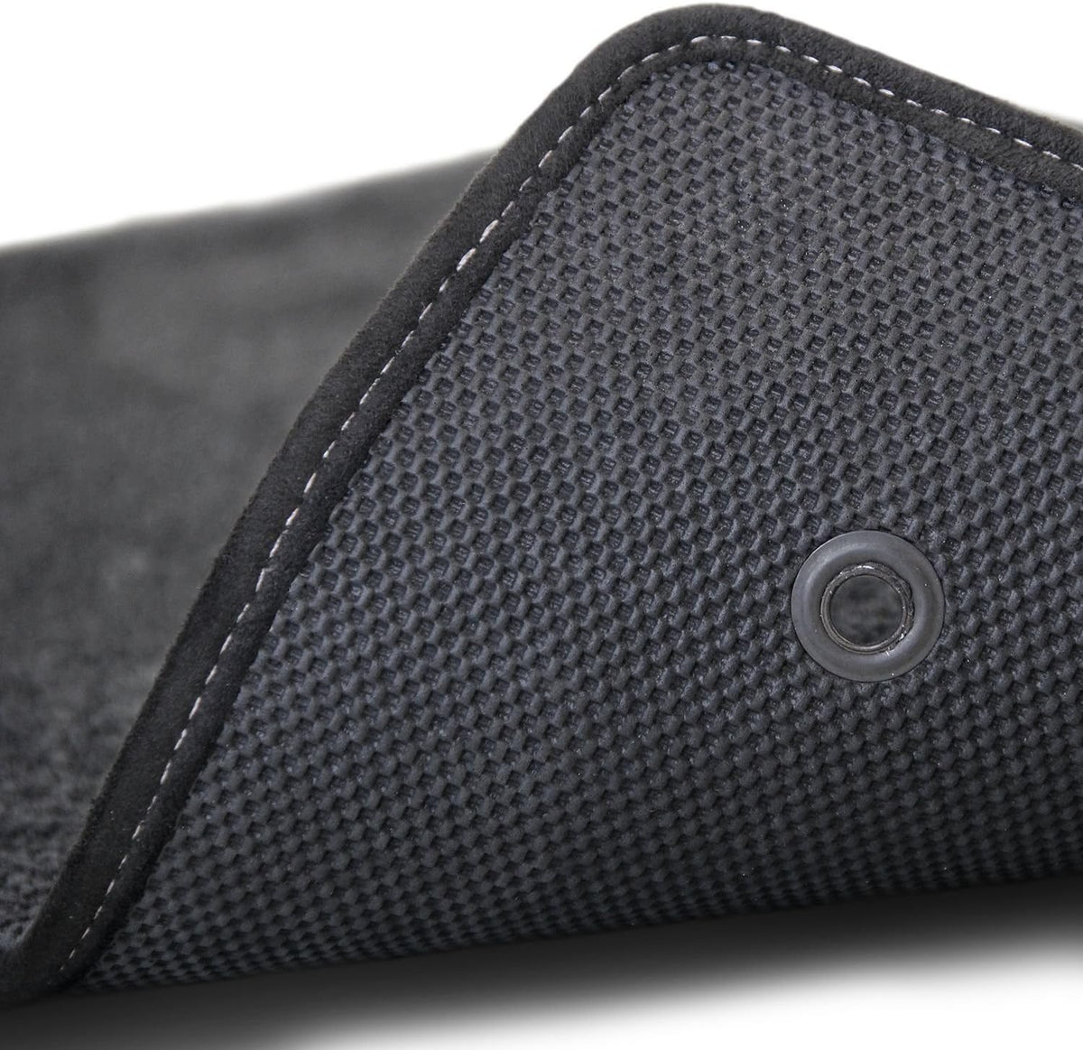 Ebony Black Rear Trunk Mat L596376