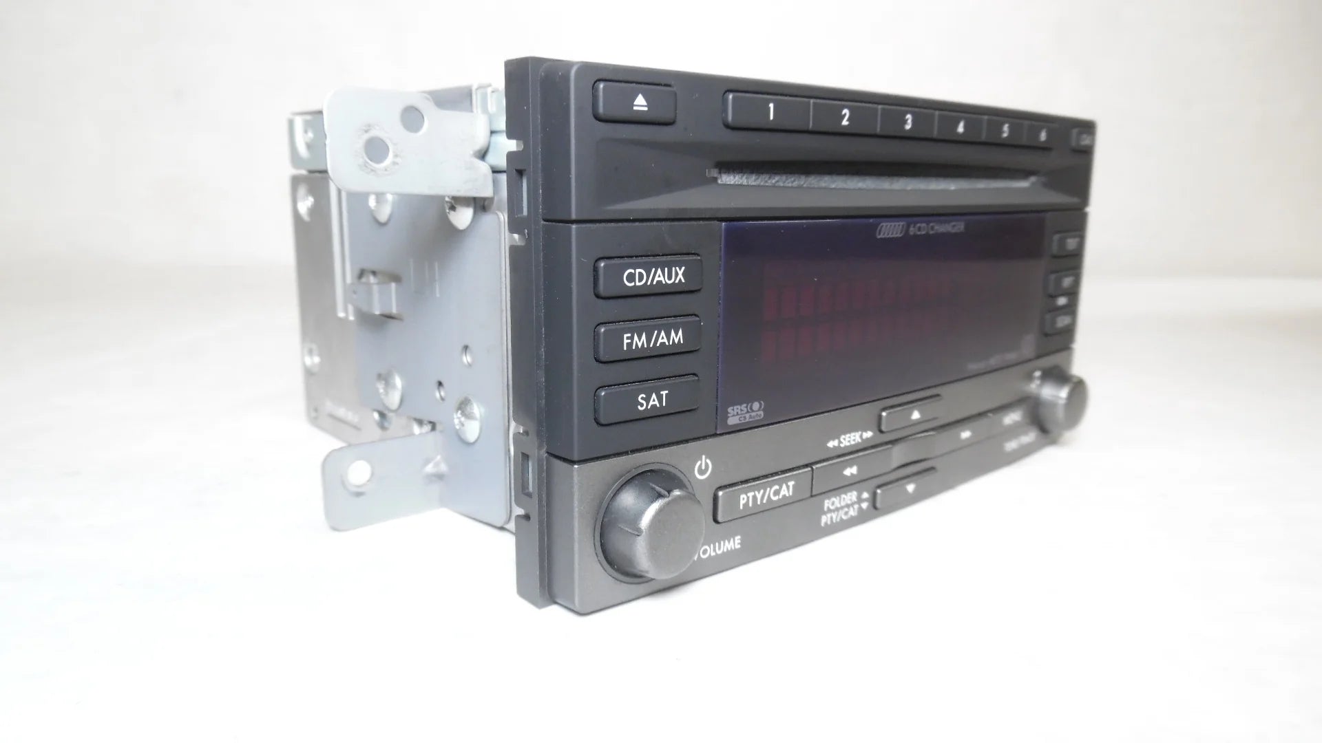 Pre-Owned 2009-2013 Subaru Forester 6 Disc CD MP3 Player Radio Receiver OEM B9394