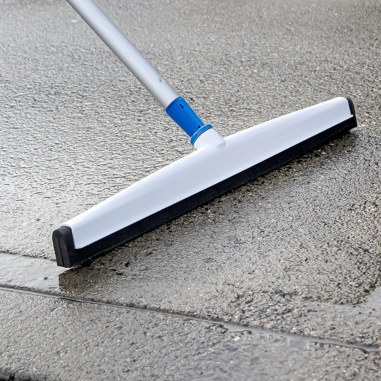 22" Uneven Surface Floor Squeegee with 60" Aluminum Pole, Pack of 2 D736731