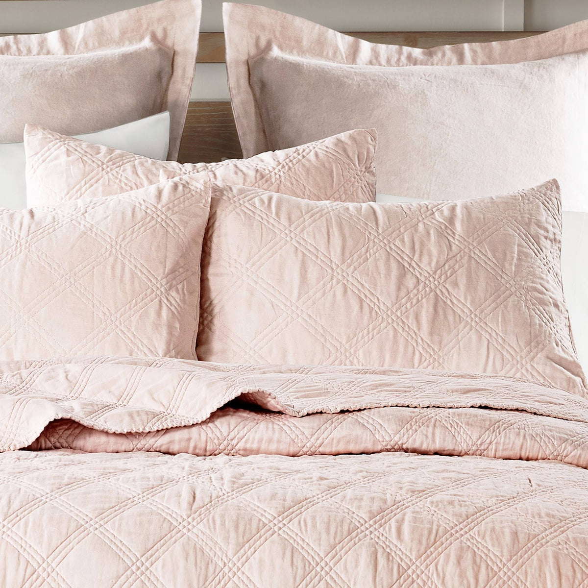 Washed Linen Full/Queen Quilt in Blush O6502