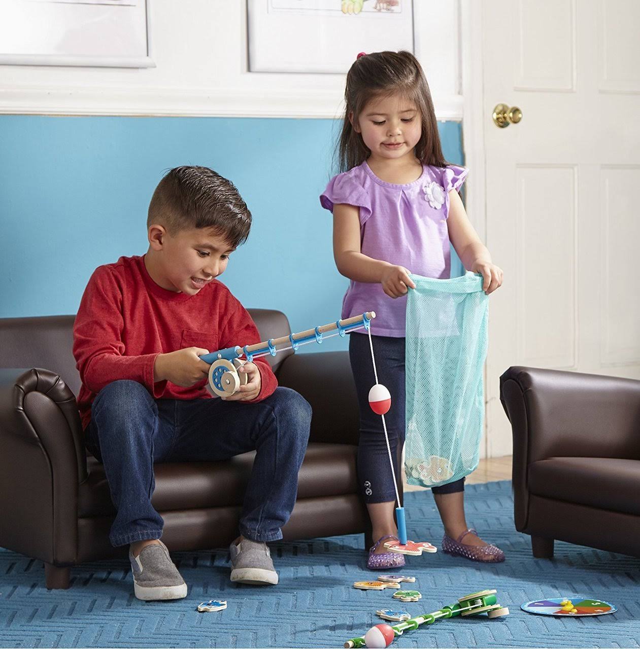 Wooden Fishing Game with 2 Magnetic Rods I541474