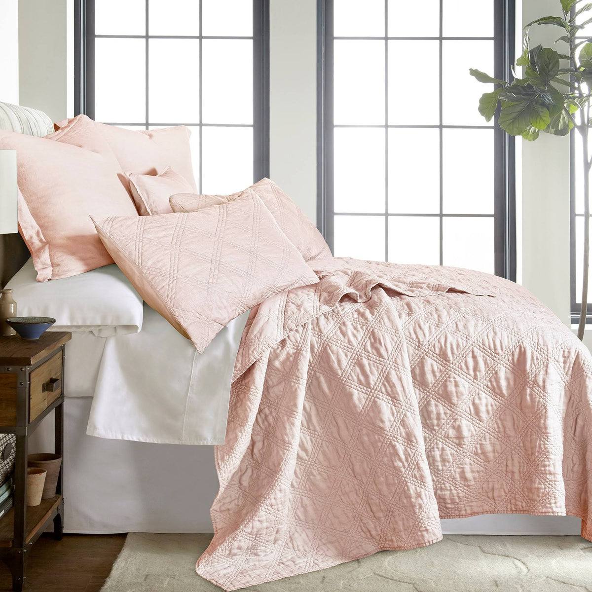 Washed Linen Full/Queen Quilt in Blush O6502