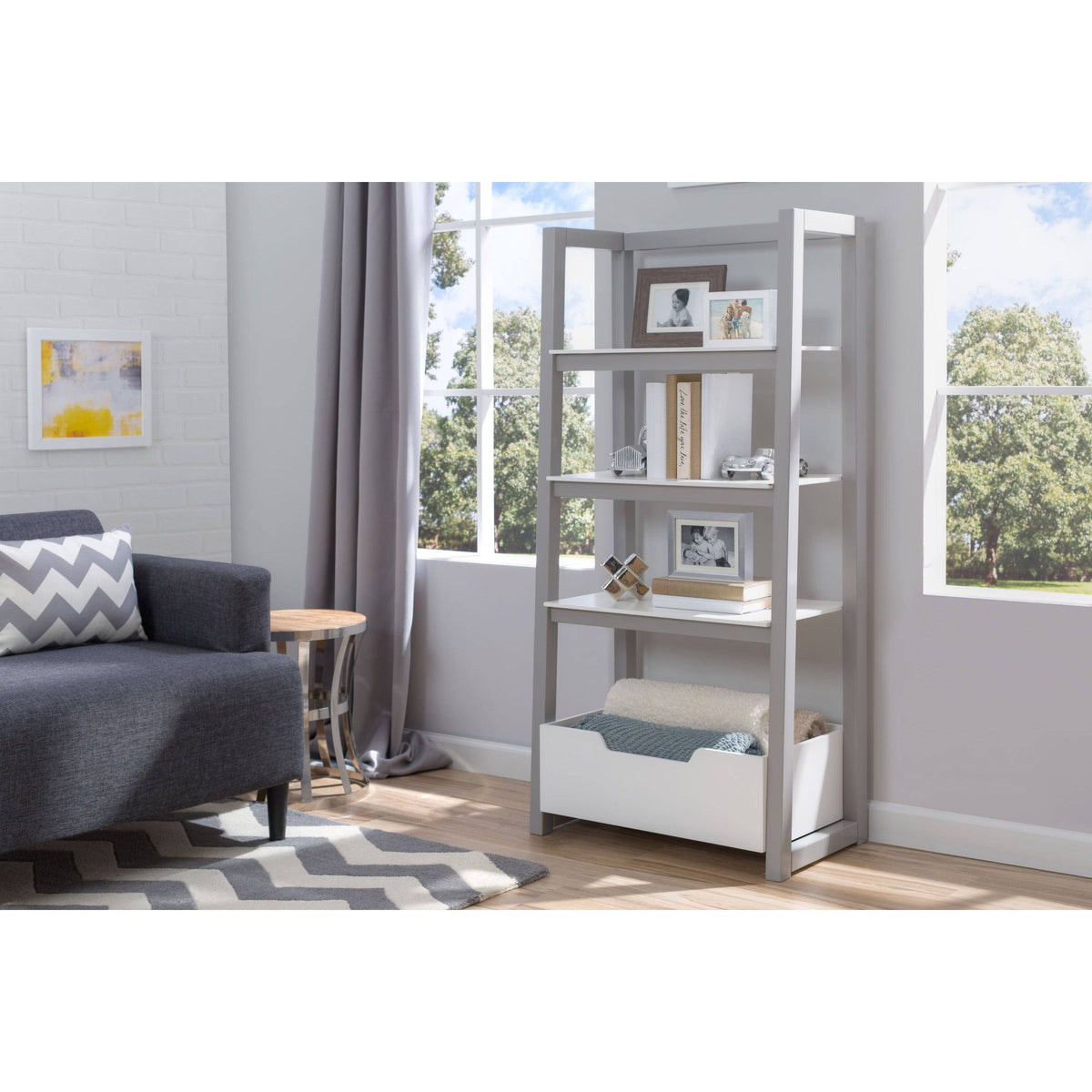 White Grey Ladder Shelf R8929