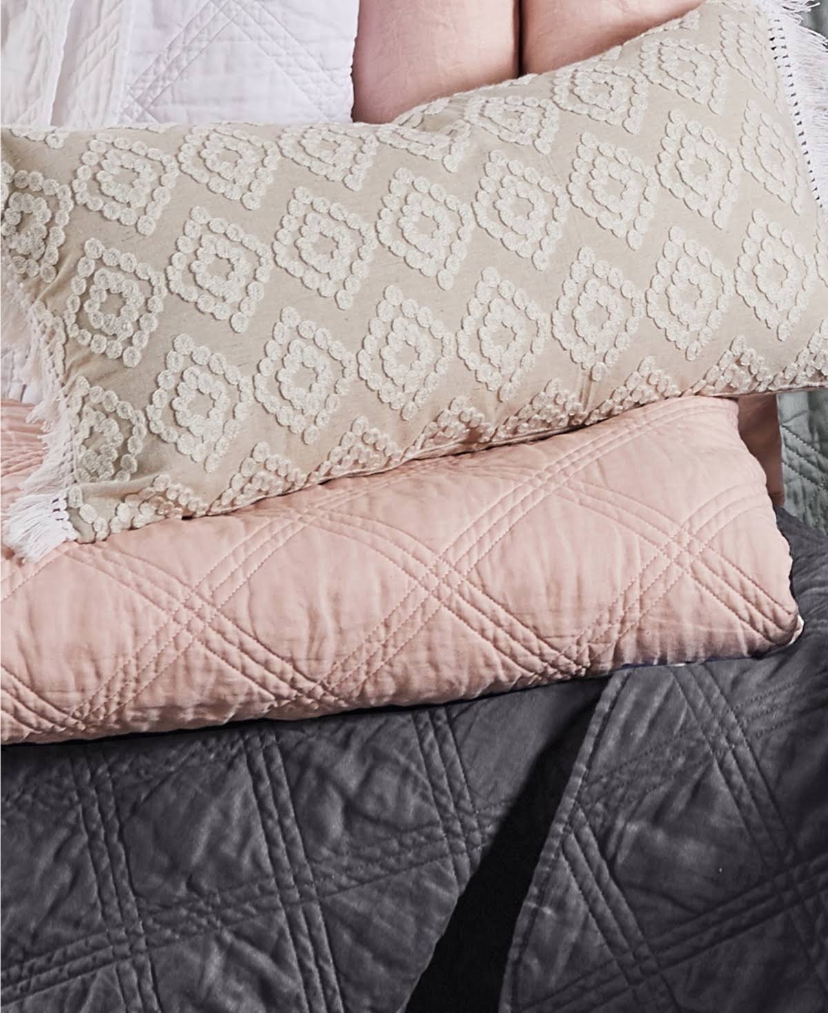 Washed Linen Full/Queen Quilt in Blush O6502