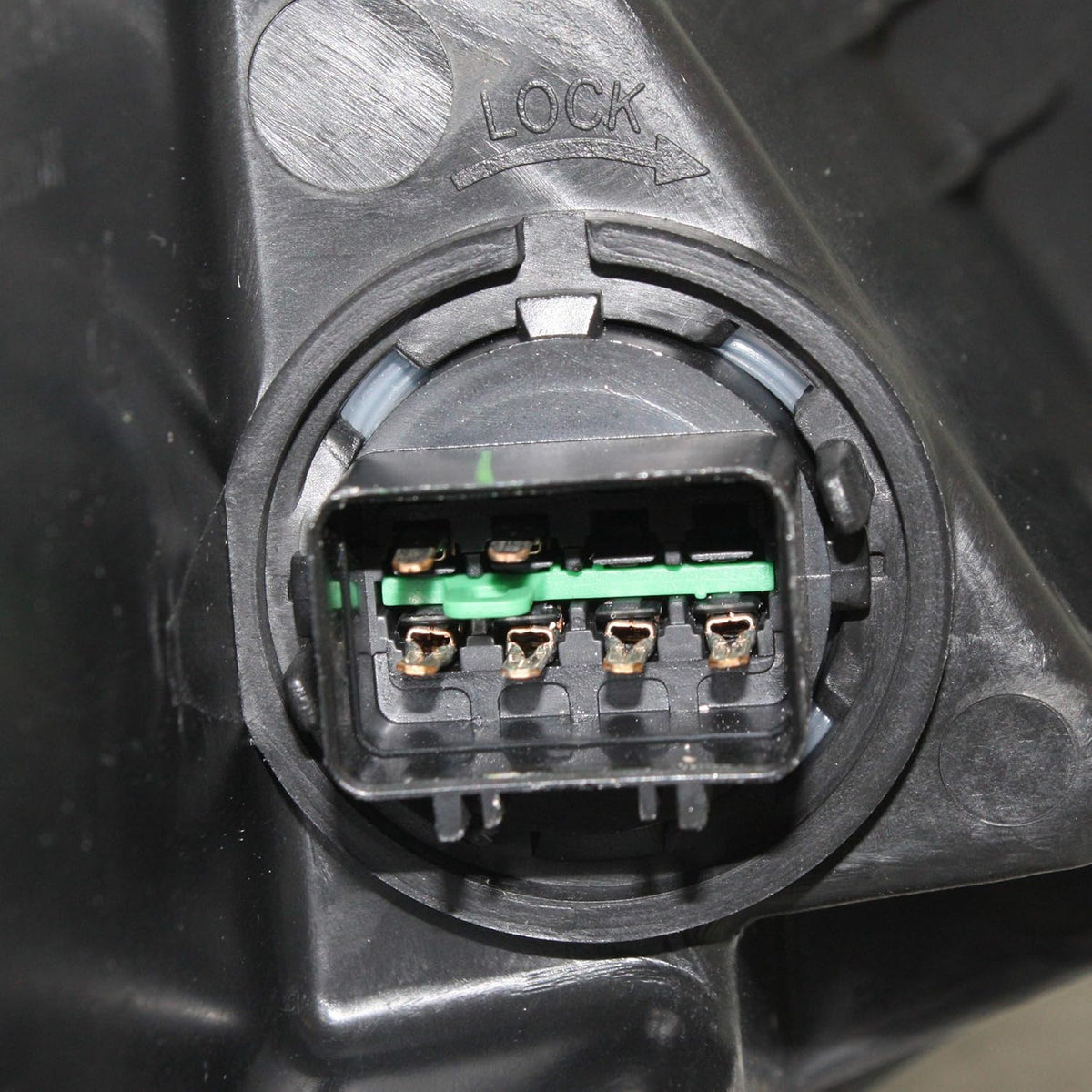 RH Halogen Headlight Assembly D2899